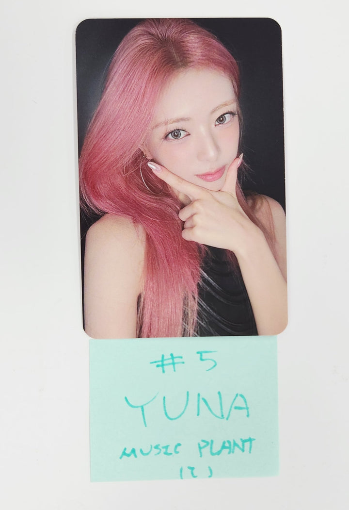 ITZY "Girls Will Be Girls" - Music Plant Fansign Event Photocard [25.7.11]