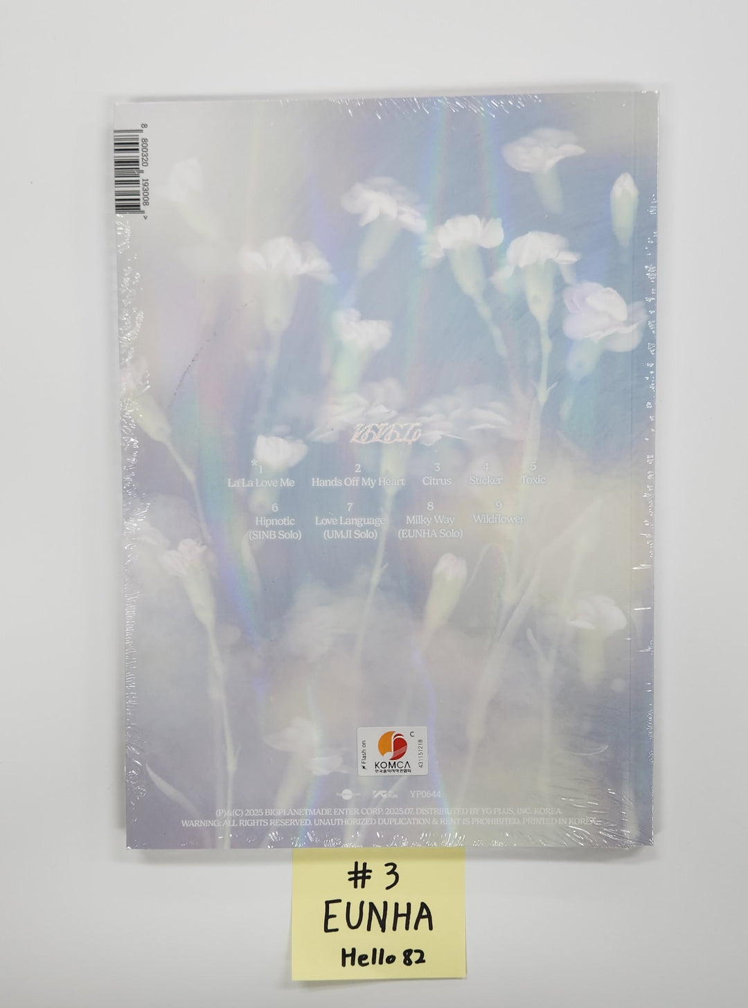 VIVIZ "A Montage of ( )" - Hand Autographed(Signed) Album [25.7.15]