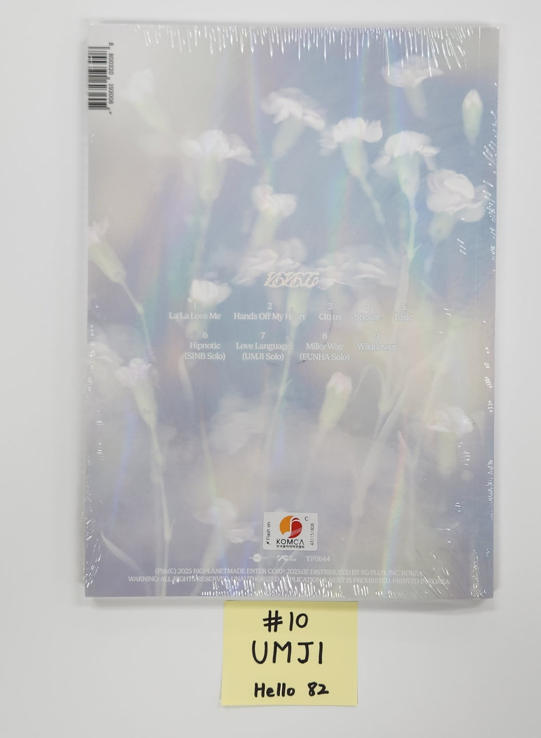 VIVIZ "A Montage of ( )" - Hand Autographed(Signed) Album [25.7.15]