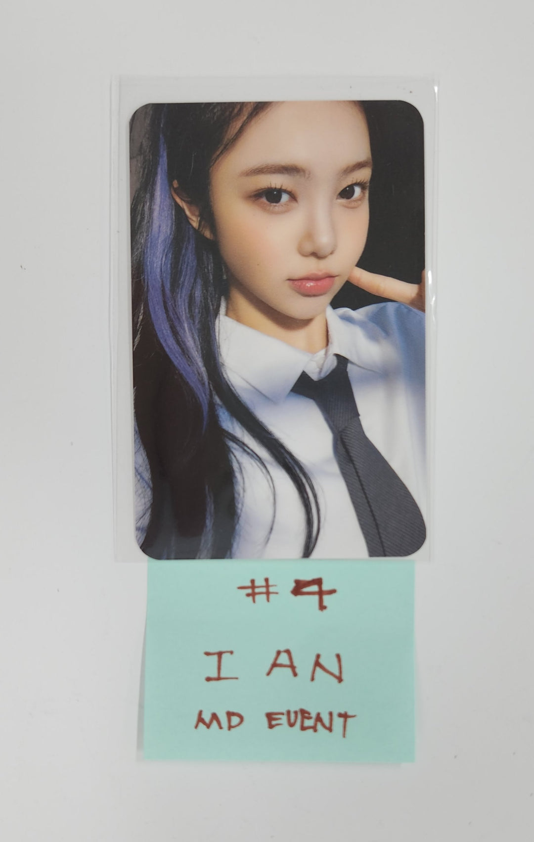 Hearts2Hearts "Teenieping" - MD Event Photocard [25.7.18]