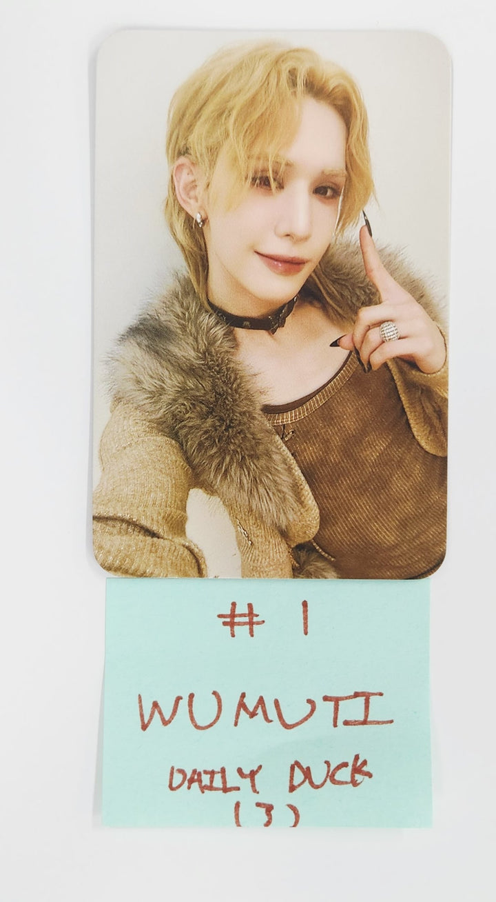 XLOV "I ONE" - Daily Duck Fansign Event Photocard [25.7.23]