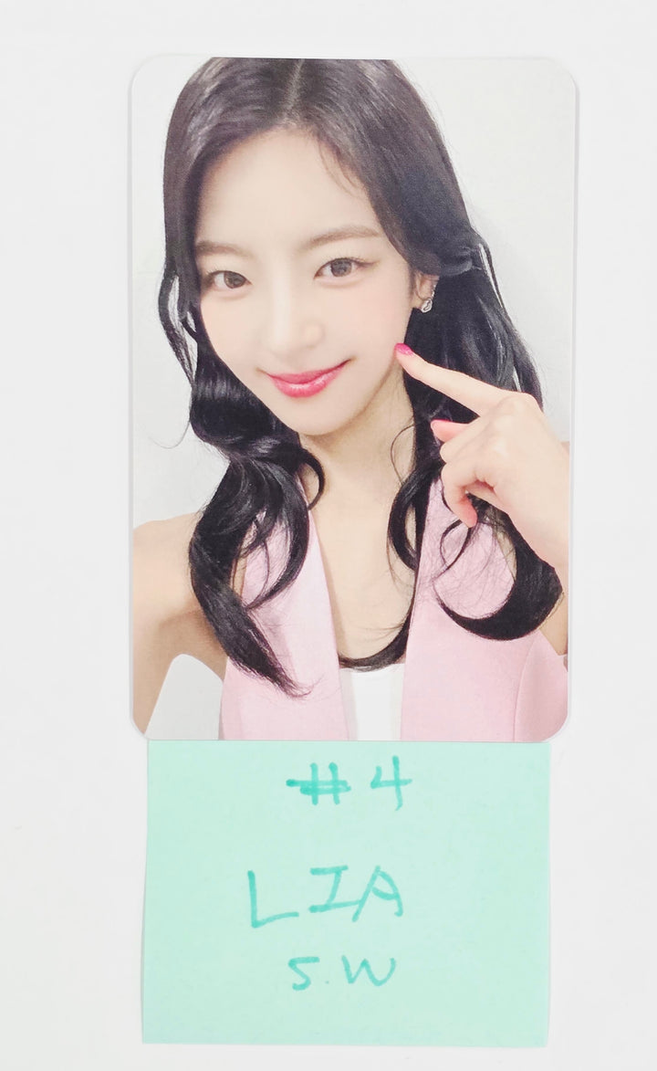 ITZY "Girls Will Be Girls" - Soundwave Fansign Event Photocard [25.7.24]
