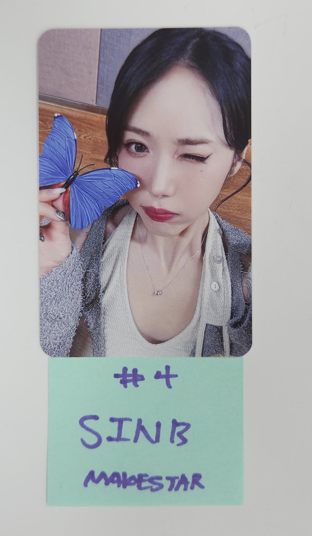 VIVIZ "A Montage of ( )" - Makestar Fansign Event Photocard [25.7.28]