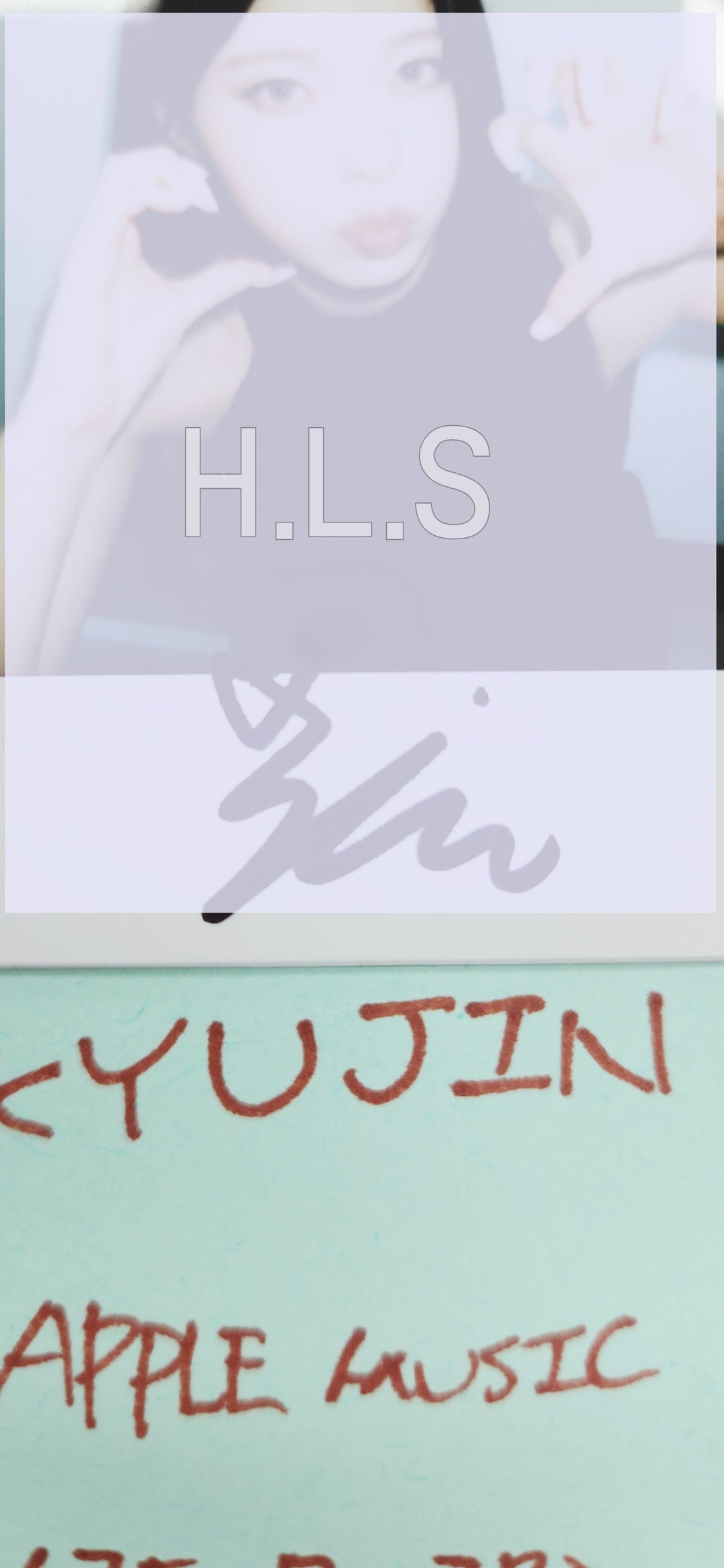 Kyujin (Of NMIXX) "Fe3O4: FORWARD" - Hand Autograhped(Signed) Polaroid [25.7.28]
