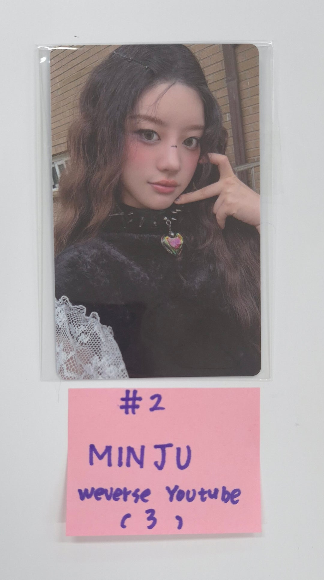 ILLIT "bomb" - Weverse Shop (Youtube) Gift Photocard (Restocked) [25.7.29]