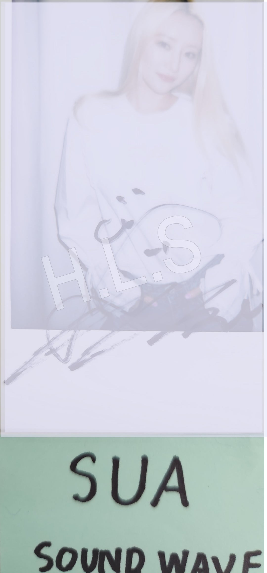 SUA (Of UAU)  - Hand Autograhped(Signed) Polaroid [25.8.4]