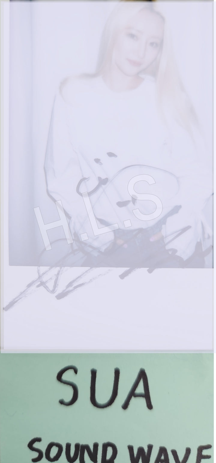 SUA (Of UAU)  - Hand Autograhped(Signed) Polaroid [25.8.4]