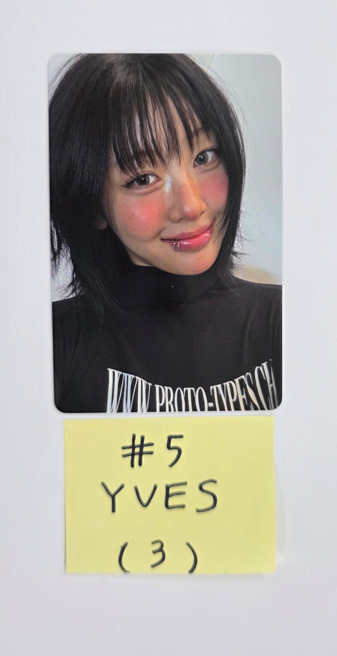 Yves "Soft Error" - Official Photocard [25.8.11]