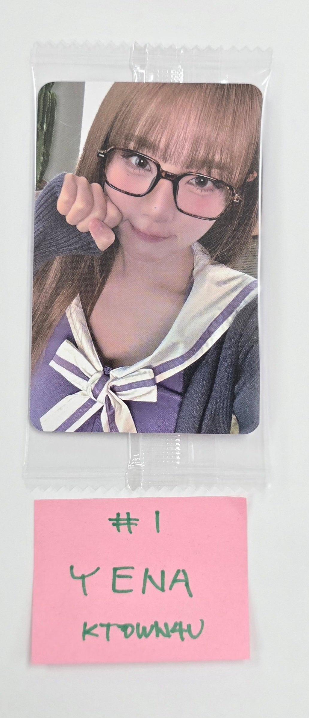 YENA "Blooming Wings" - Ktown4U x Dingo Special Gift Photocard [25.8.13]