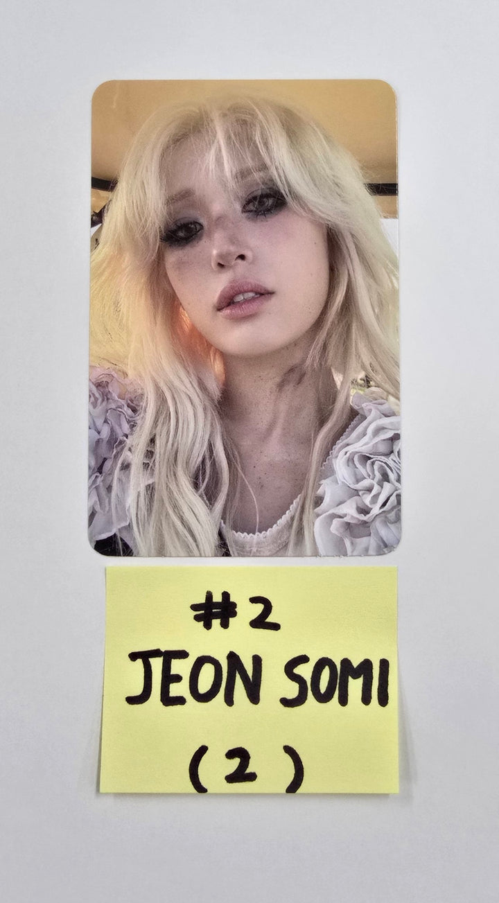 JEON SOMI "Chaotic & Confused" - Official Photocard [25.8.13]