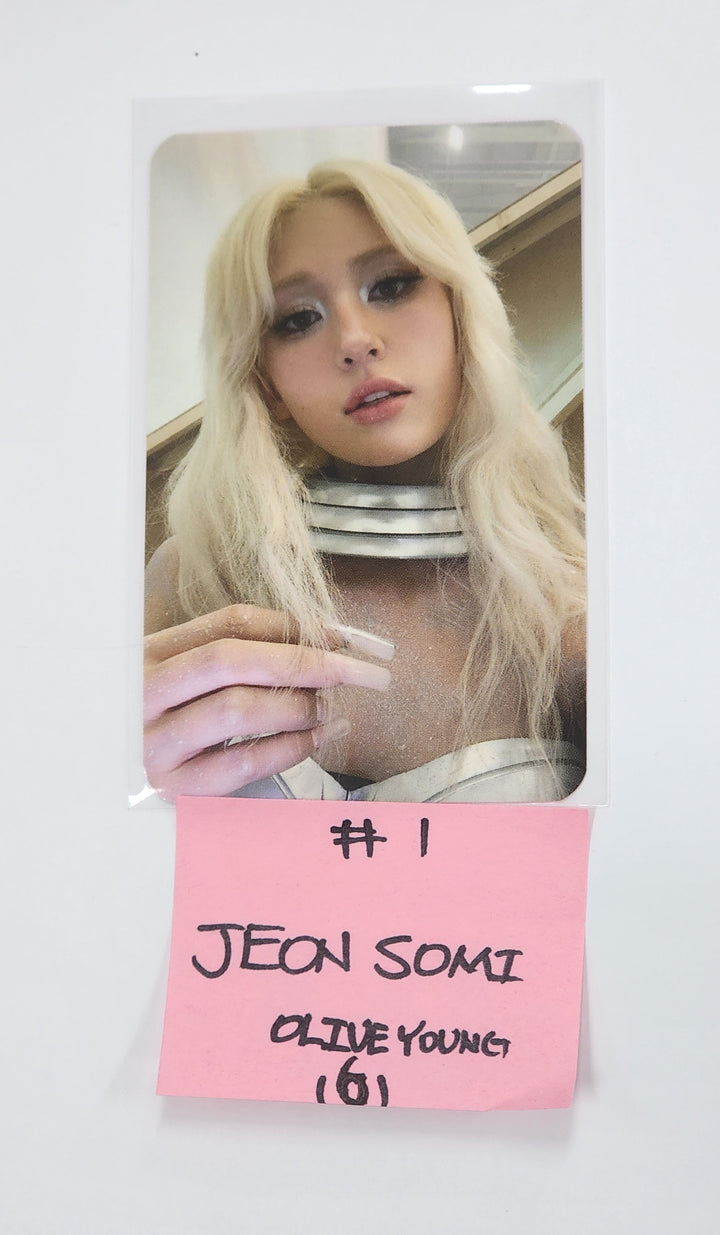 JEON SOMI "GChaotic & Confused" - Olive Young Pre-Order Benefit Photocard [25.08.13]