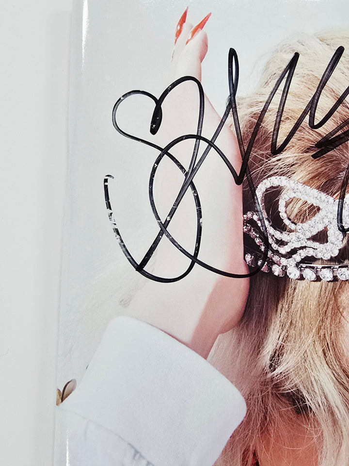 JEONSOMI "Chaotic & Confused" - Hand Autographed(Signed) Promo Album [25.8.14]