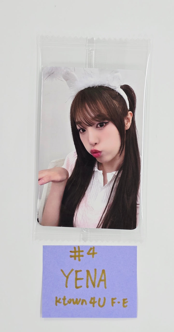 YENA "Blooming Wings" - Ktown4U Fansign Event Photocard [25.8.18]