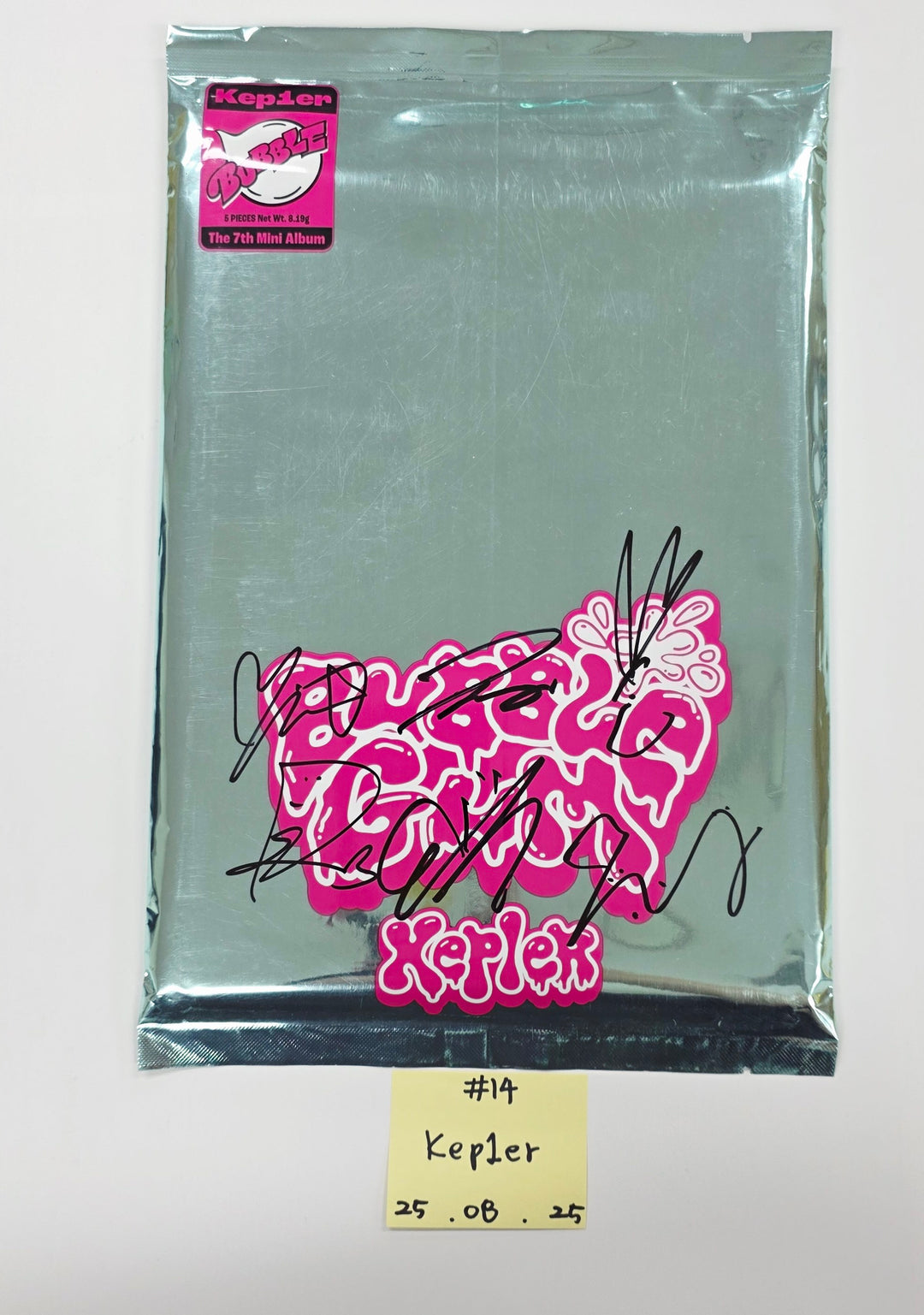 JEON SOMI "Chaotic & Confused", Kep1er "BUBBLE GUM", Moonbyul "laundri"- Hand Autograhped(Signed) Promo Album [25.8.25]