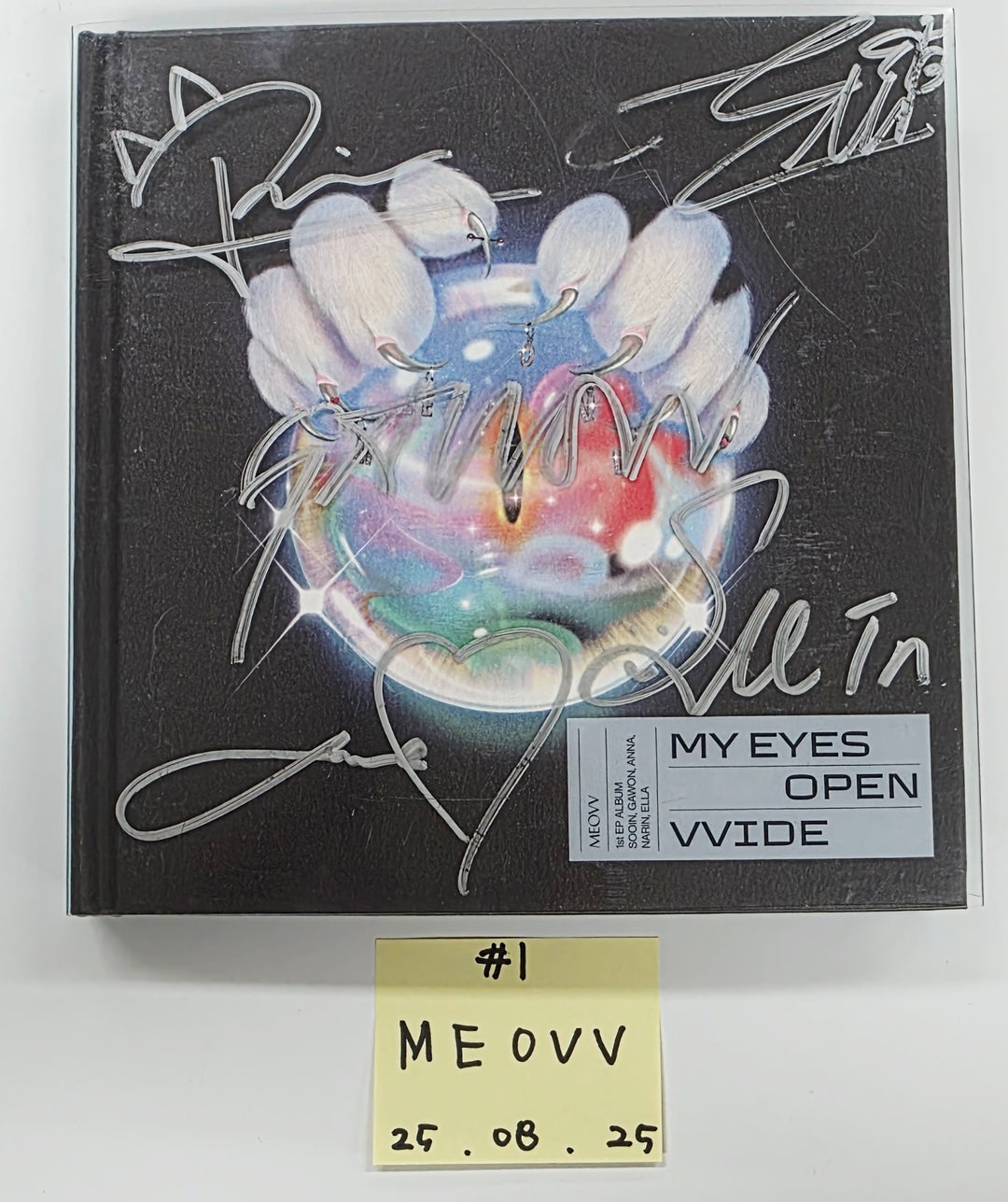 MEOVV "MY EYES OPEN VVIDE", YOUNG POSSE "Growing Pain pt.1 : FREE", JOY "From JOY, with Love", AtHeart "Plot Twist",H1-KEY "Lovestruck" - Hand Autograhped(Signed) Promo Album [25.8.25]