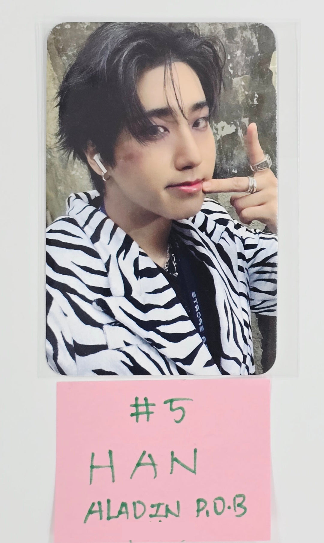 Stray Kids "KARMA" - Aladin Pre-Order Benefit Photocard [25.8.25]