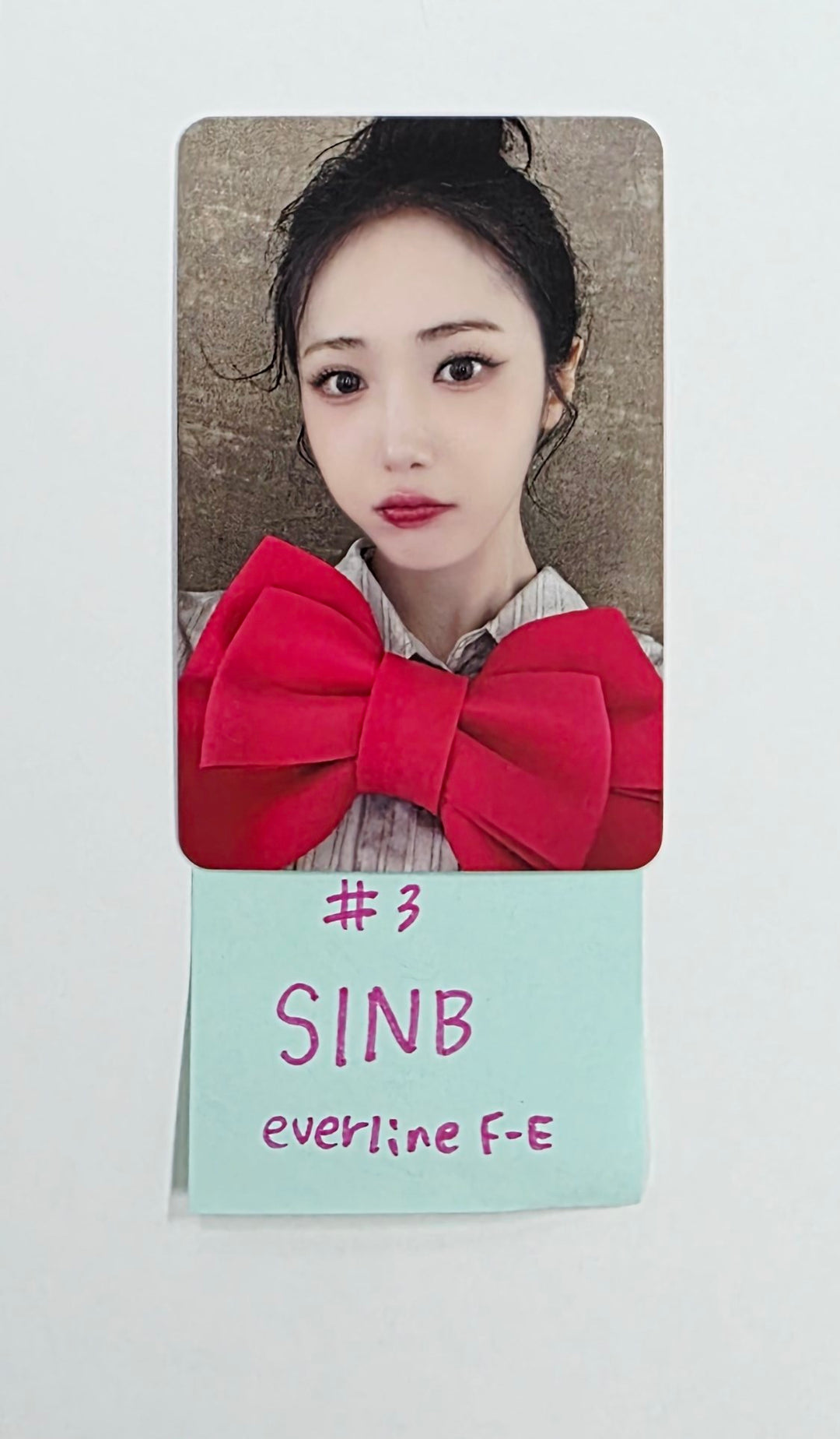VIVIZ "A Montage of ( )" - Everline Fansign Event Photocard [25.8.26]