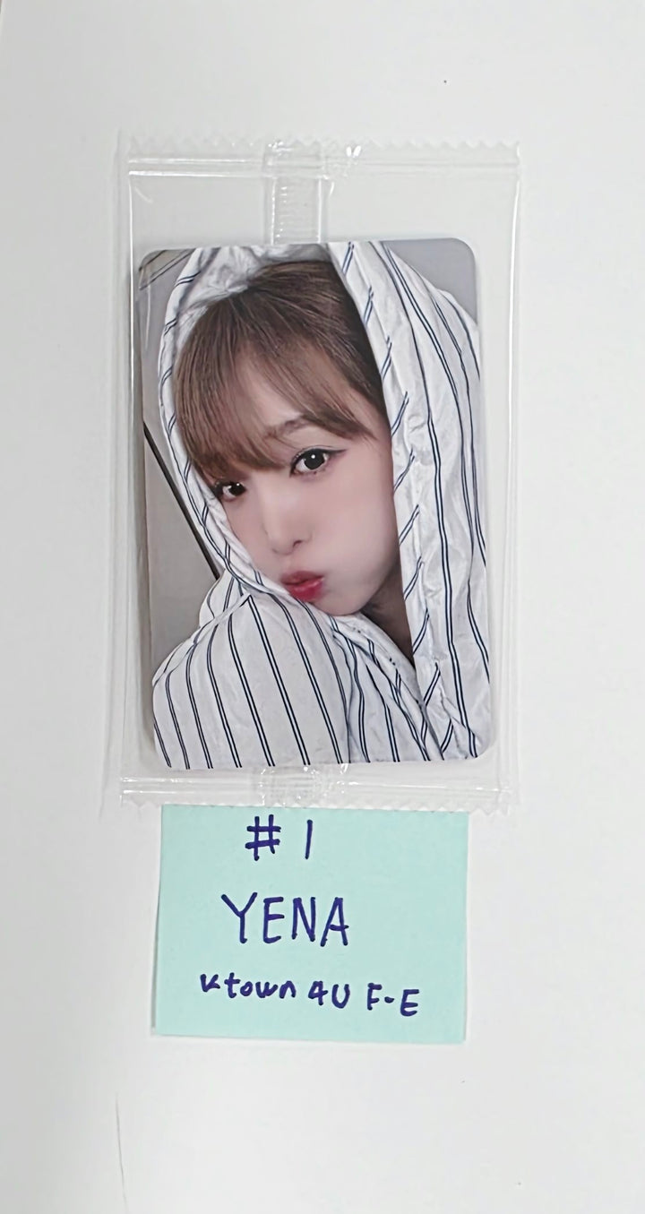 YENA "Blooming Wings" - Ktown4U Fansign Event Photocard R2 [25.8.26]