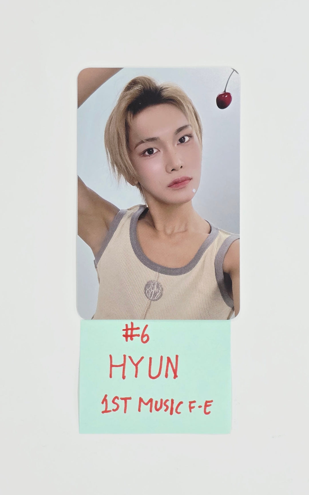 XLOV "I ONE" - 1st Music Fansign Event Photocard R3 [25.8.29]