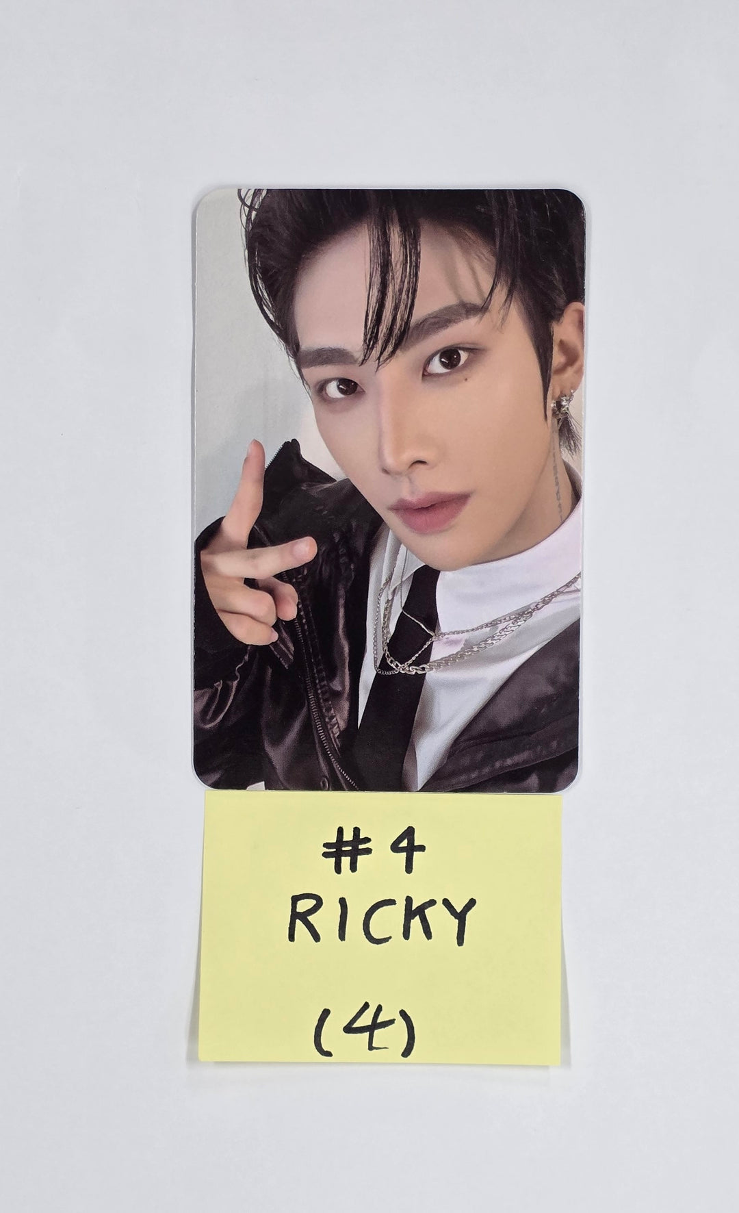 ZEROBASEONE 1st Full "NEVER SAY NEVER" - Official Photocard (PhotoBook Ver.) (2) [25.9.2]