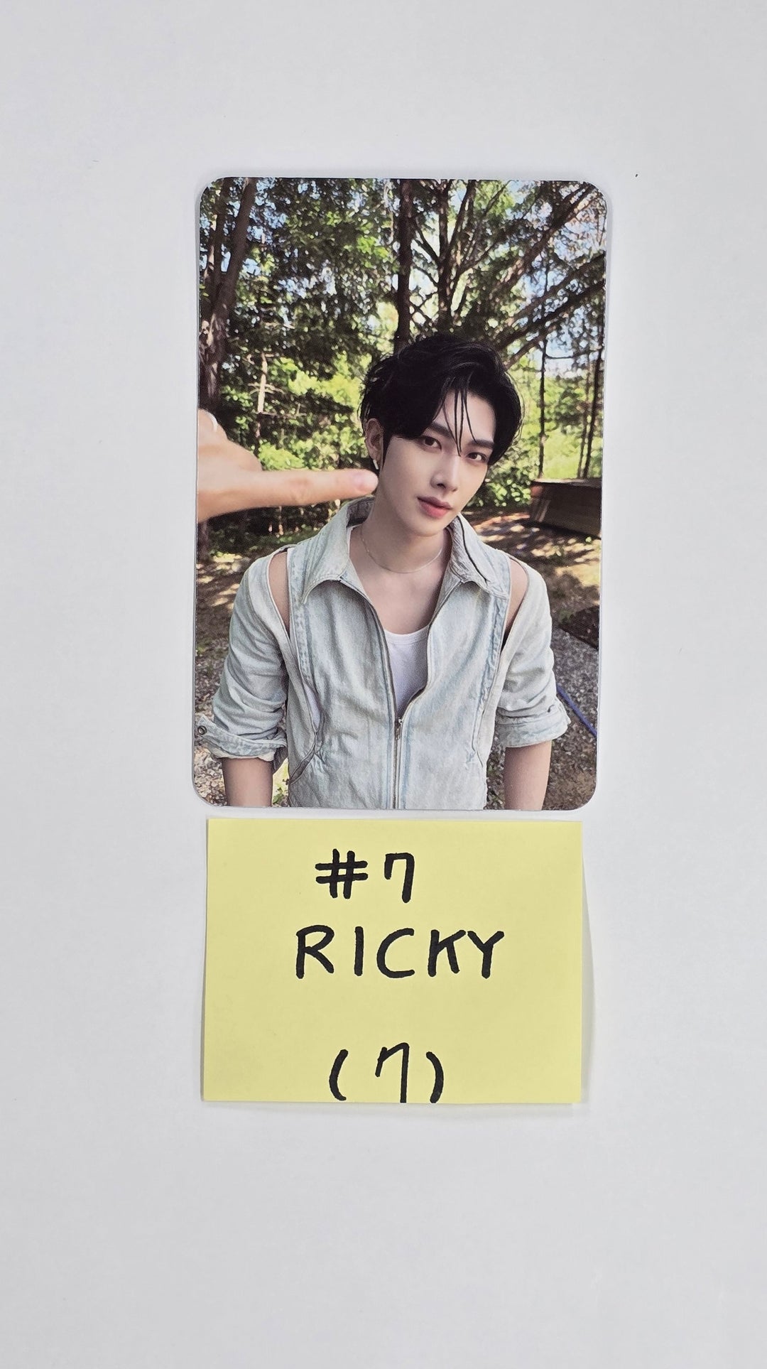 ZEROBASEONE 1st Full "NEVER SAY NEVER" - Official Photocard (PhotoBook Ver.) (2) [25.9.2]