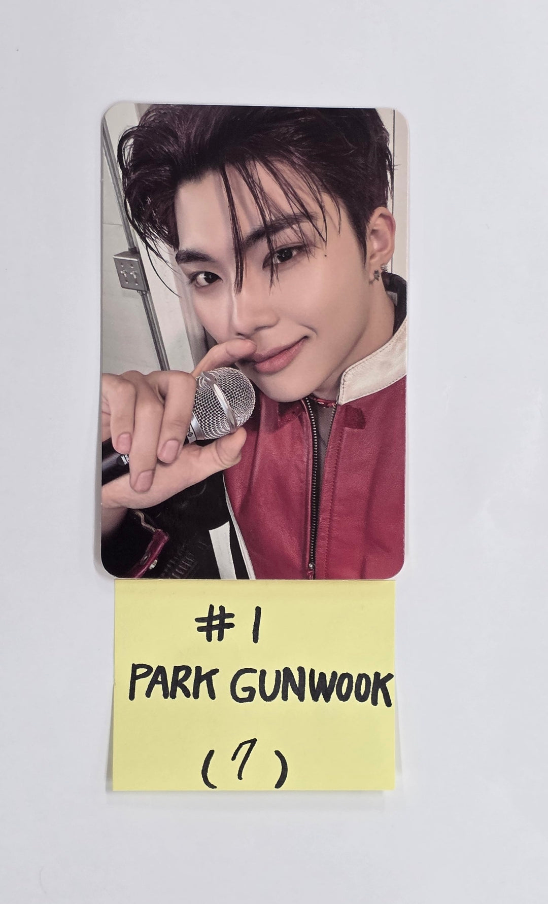 ZEROBASEONE 1st Full "NEVER SAY NEVER" - Official Photocard (PhotoBook Ver.) (3) [25.9.2]
