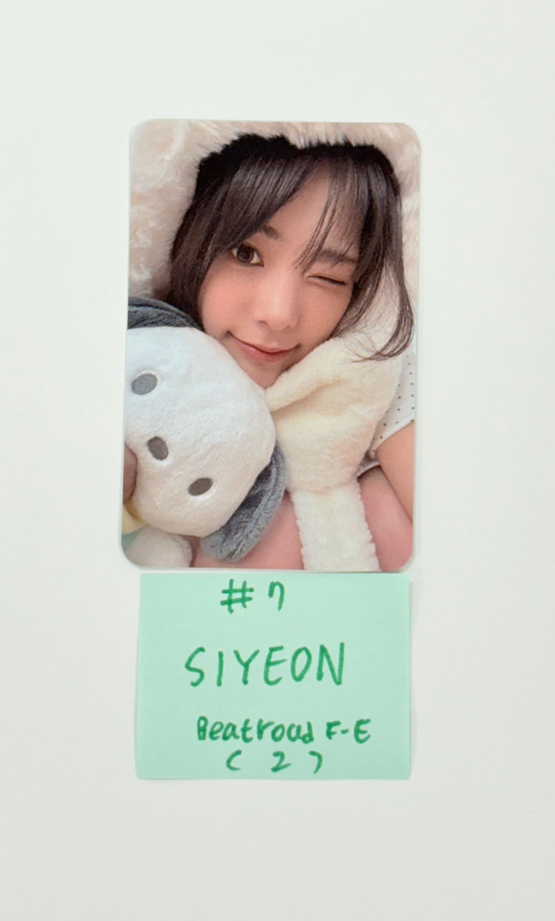 QWER "IN A MILLION NOISES, I'LL BE YOUR HARMONY" - Beatroad Fansign Event Photocard Round 6 [25.9.3]