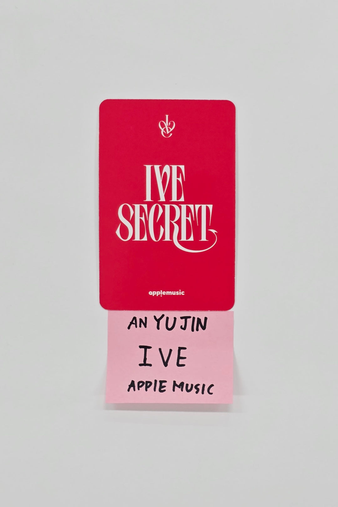 YUJIN (Of IVE) "THE 4th EP : IVE SECRET" - Hand Autographed(Signed)  Photocard [25.9.5]