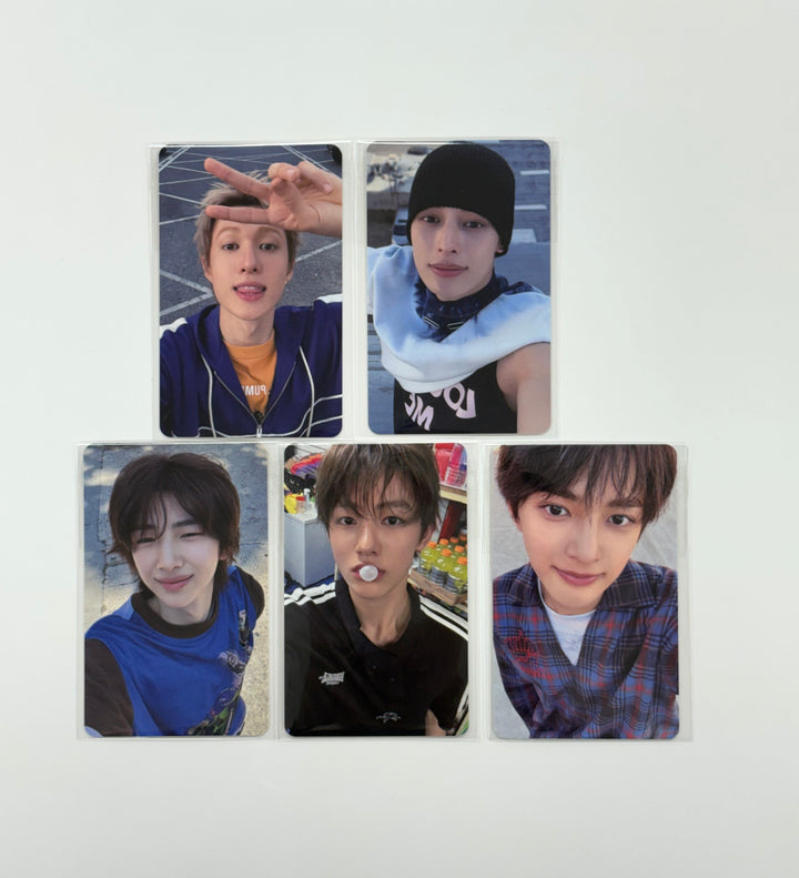 CORTIS 1st EP album "Color Outside The Line" - Beatroad Lucky Draw Event Photocard [25.9.9]