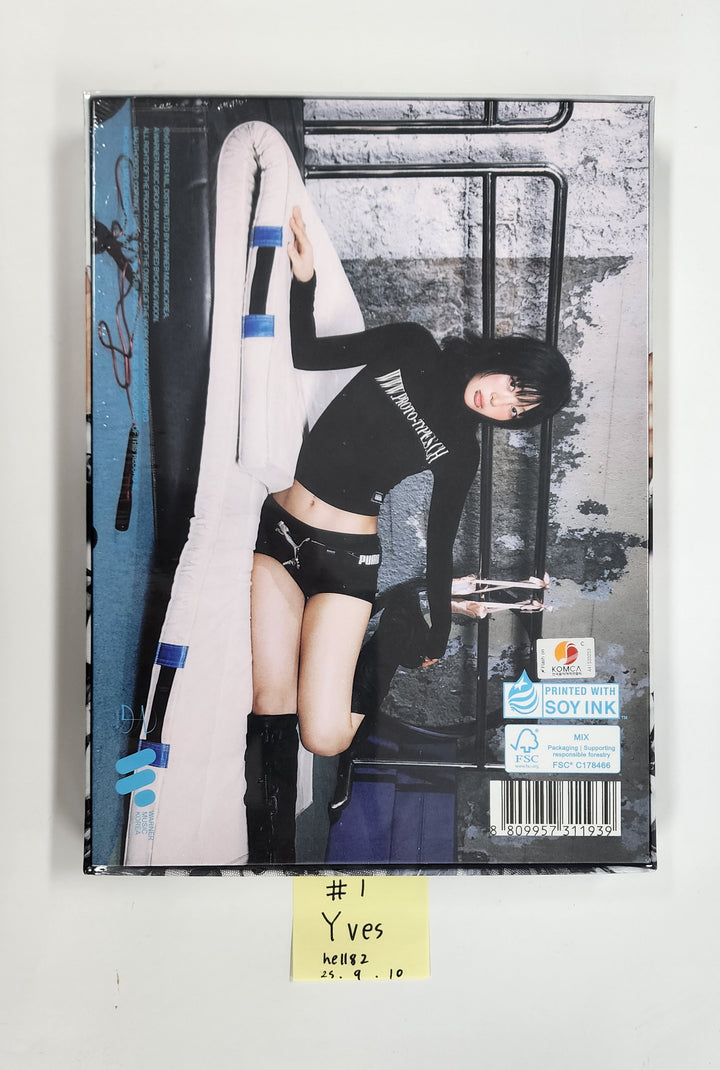 Yves "Soft Error" - Hello82 Hand Autographed(Signed) Album [25.9.10]