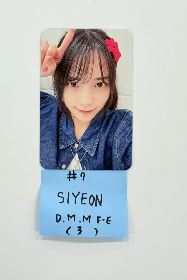 QWER "IN A MILLION NOISES, I'LL BE YOUR HARMONY" - Dear My Muse Fansign Event Photocard Round 8 [25.9.12]