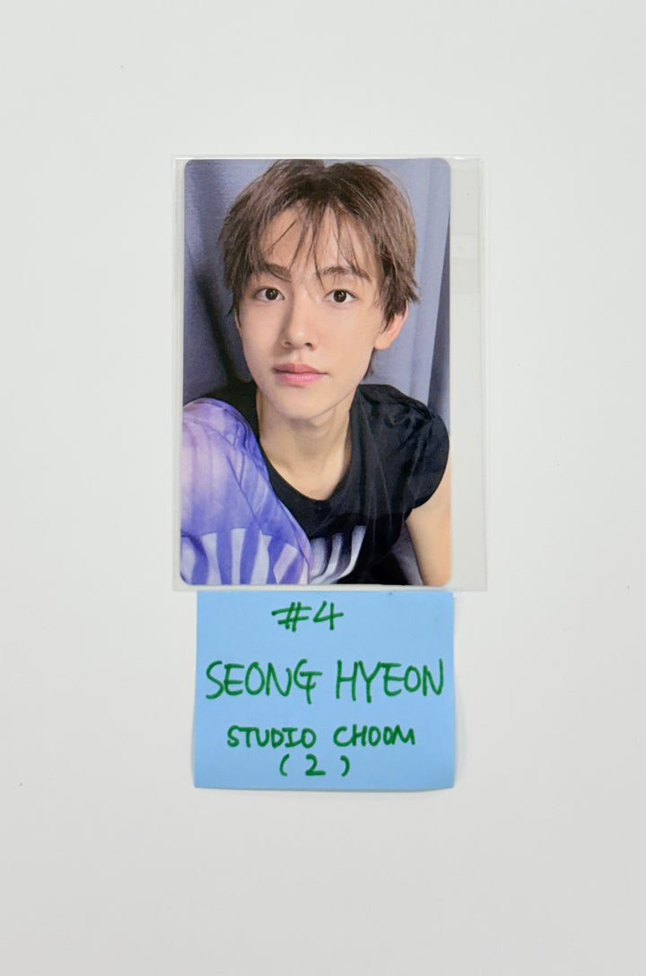CORTIS 1st EP "Color Outside The Line" - Weverse Shop (Studio Choom) Event Photocard [25.9.17]