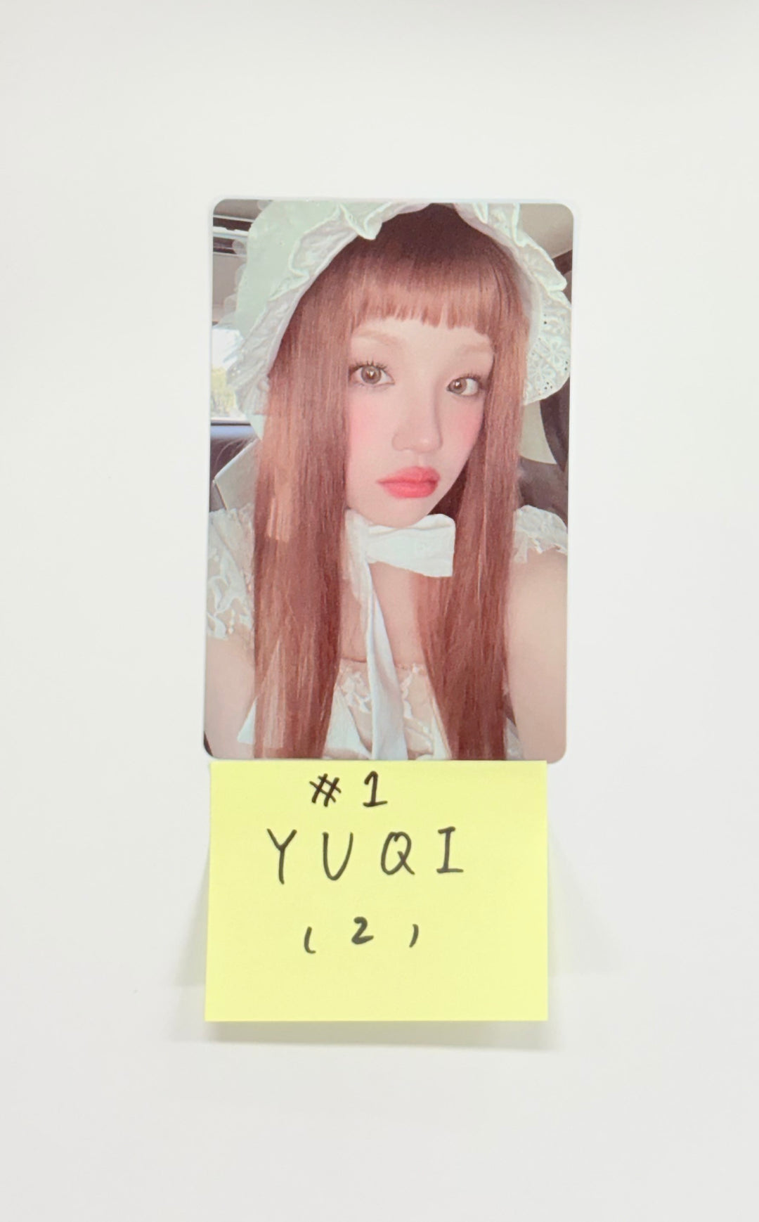 YUQI "Motivation" - Official Photocard [25.9.17]