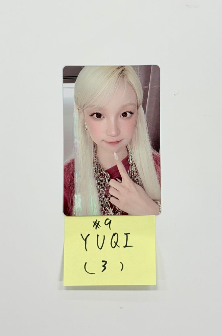 YUQI "Motivation" - Official Photocard [25.9.17]