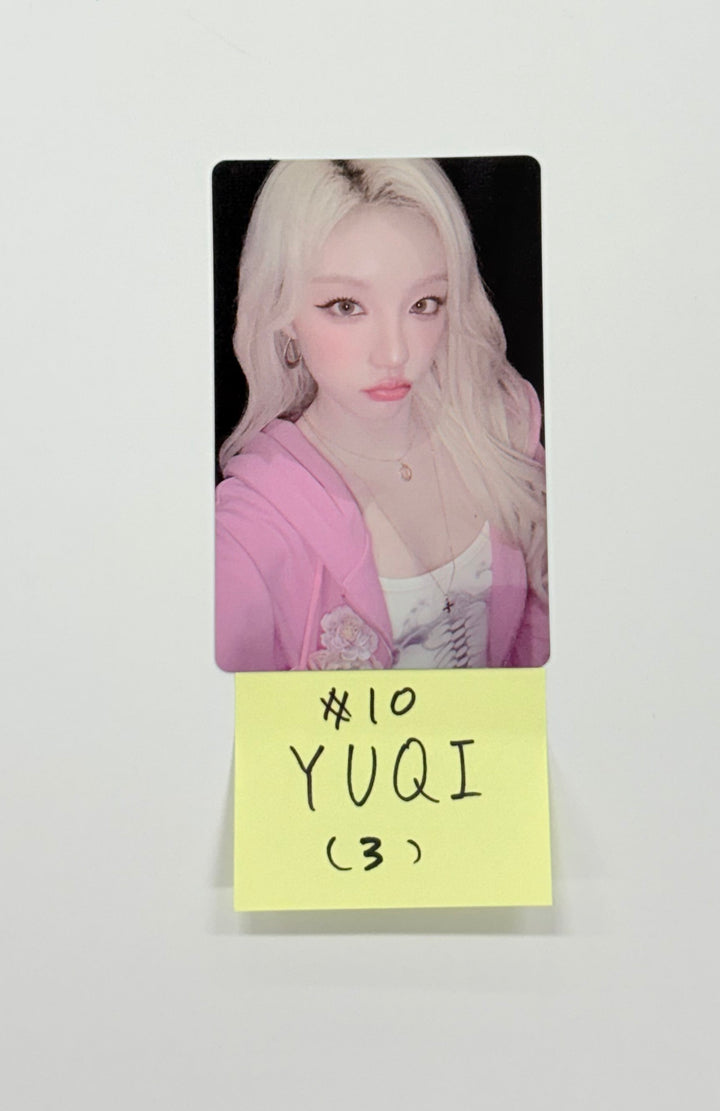 YUQI "Motivation" - Official Photocard [25.9.17]