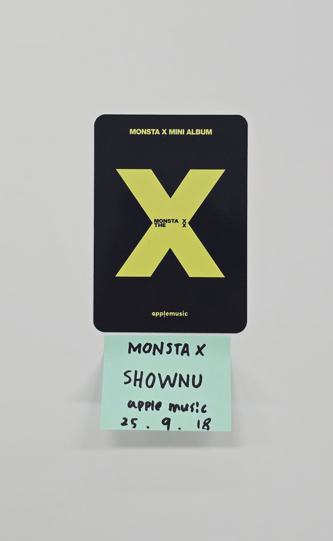 SHOWNU (of MONSTA X) "THE X" - Apple Music Fansign Event Winner Photocard [25.9.18]