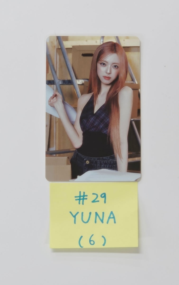 ITZY "ON AIR" - ITZY x TWINZY Pop-Up Store Trading Photocard  [25.9.19]