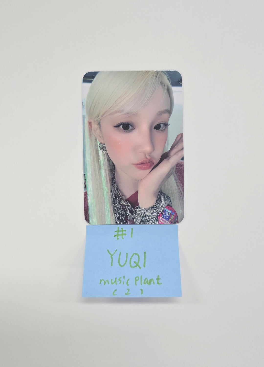 YUQI (of I-dle) "Motivation" - Music Plant Pre-Order Benefit Photocard [25.9.22]