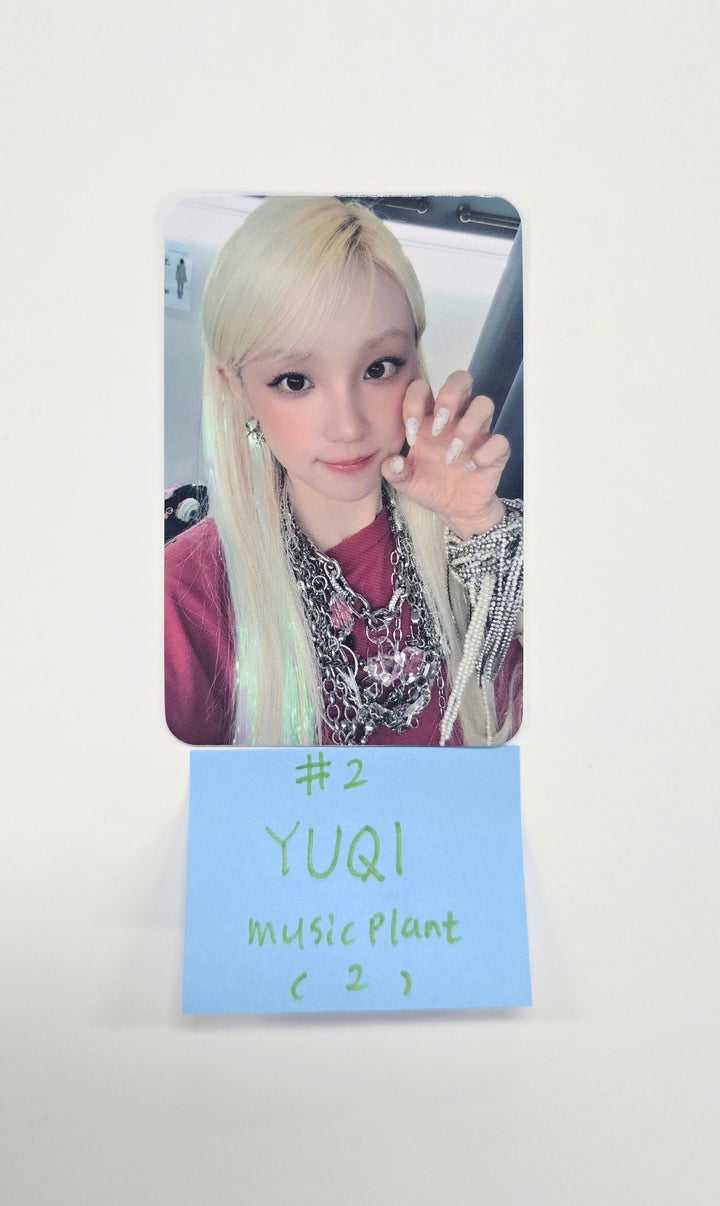 YUQI (of I-dle) "Motivation" - Music Plant Pre-Order Benefit Photocard [25.9.22]