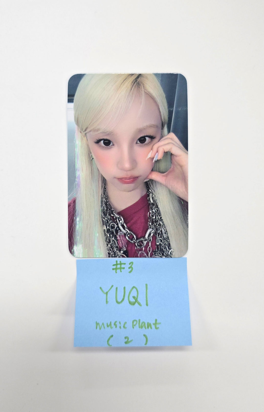 YUQI (of I-dle) "Motivation" - Music Plant Pre-Order Benefit Photocard [25.9.22]