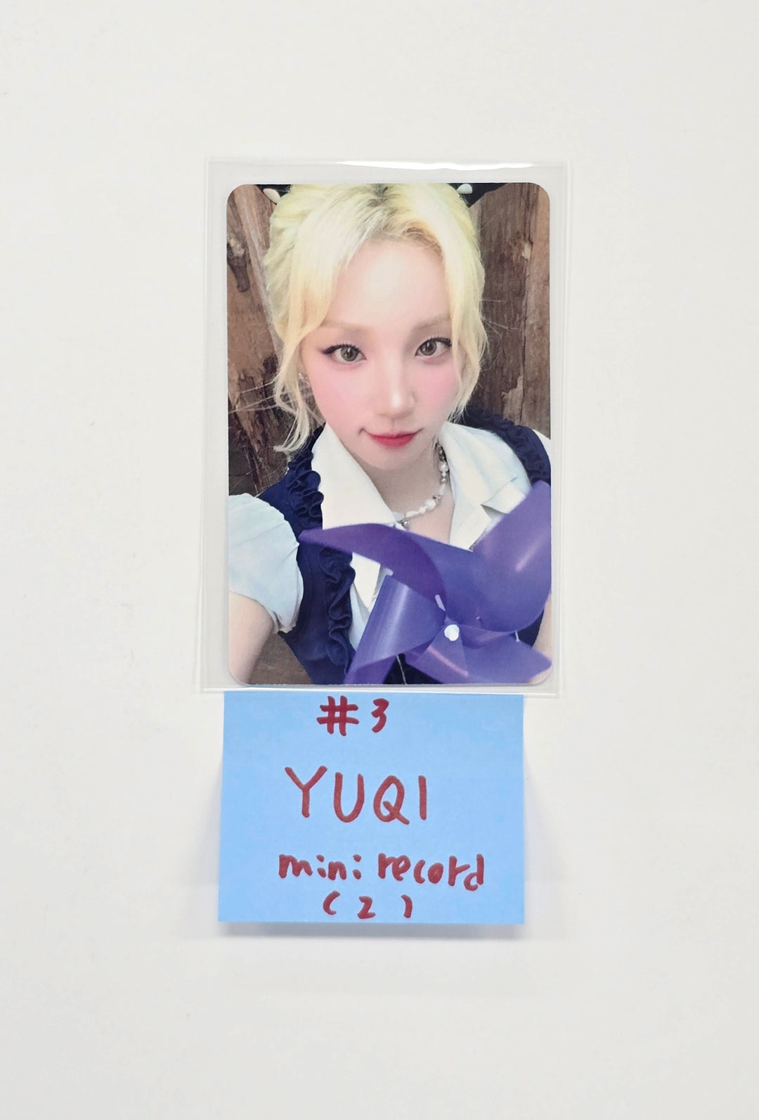 YUQI (of I-dle) "Motivation" - Mini Record Pre-Order Benefit Photocard [25.9.22]