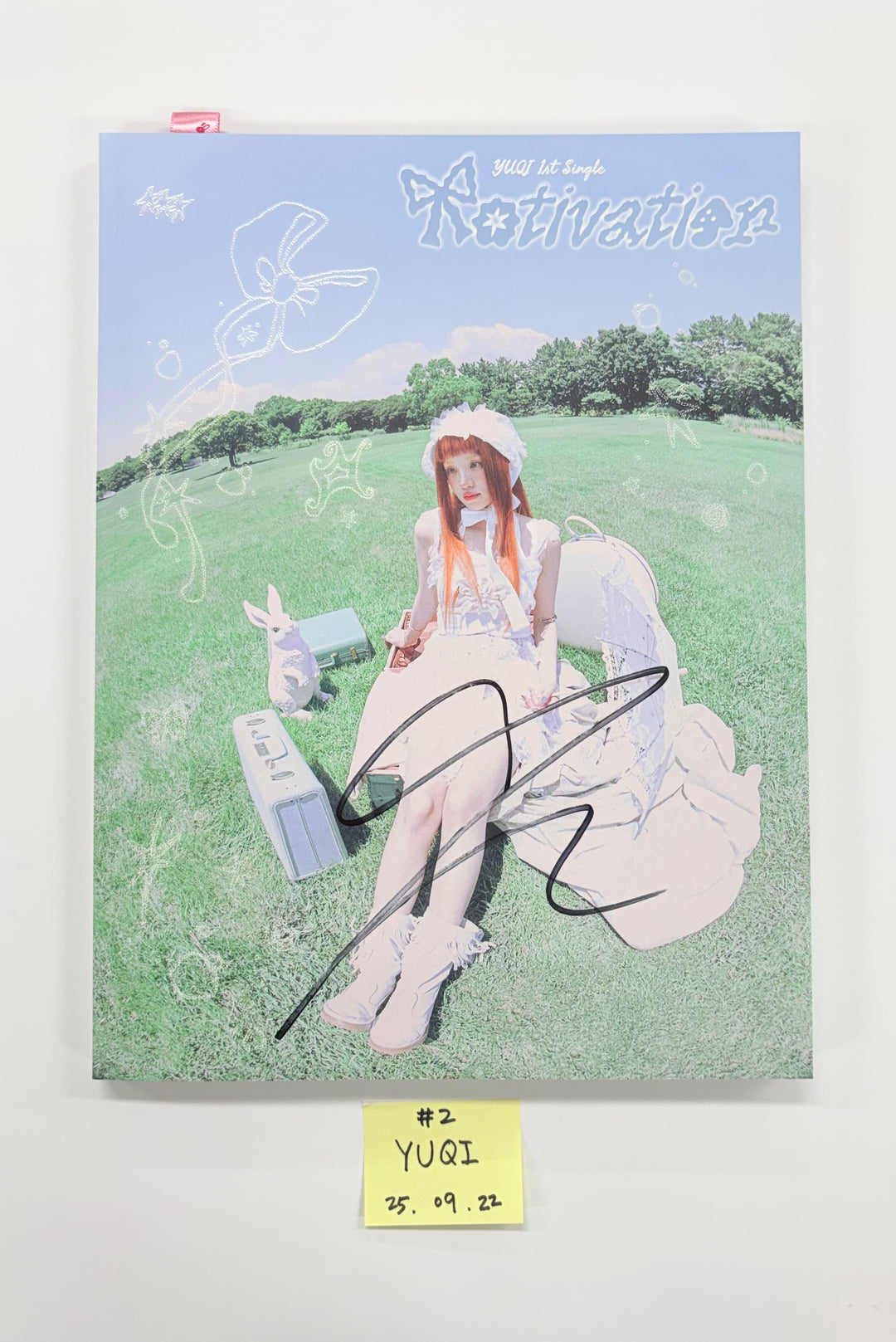 WENDY (of Red velvet) "Cerulean Verge", YUQI (of I-die) "Motivation", BADVILLAIN "THRILLER" - Hand Authgraphed (Signed) Promo Album  [25.9.22]