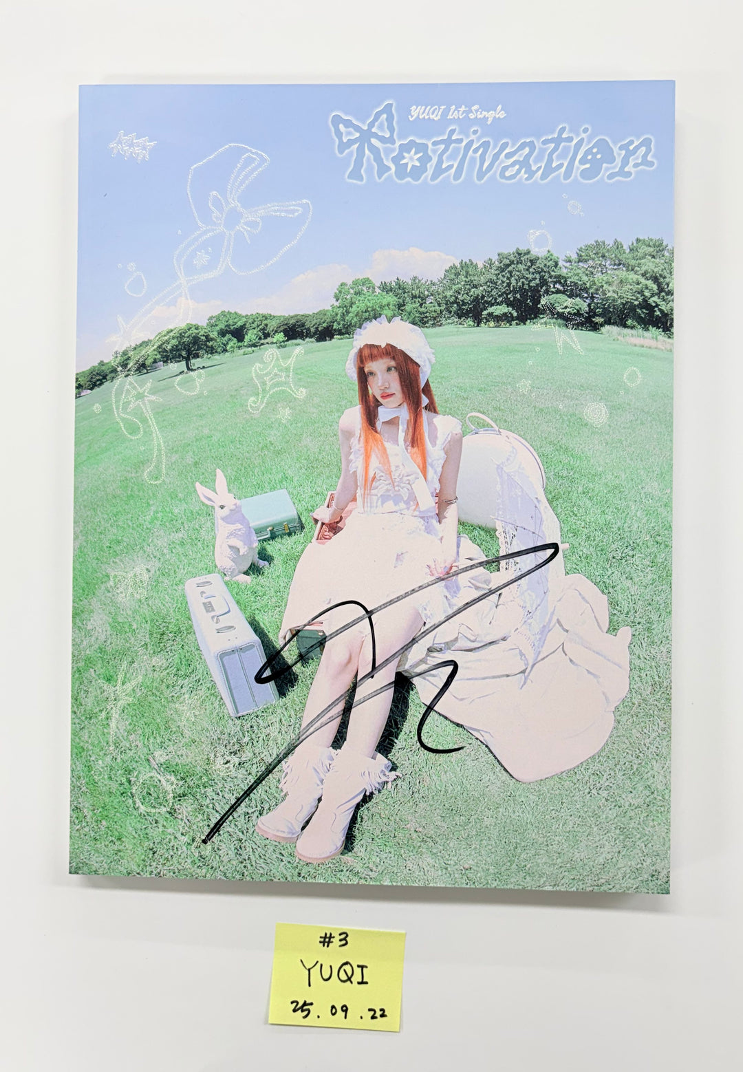 WENDY (of Red velvet) "Cerulean Verge", YUQI (of I-die) "Motivation", BADVILLAIN "THRILLER" - Hand Authgraphed (Signed) Promo Album  [25.9.22]