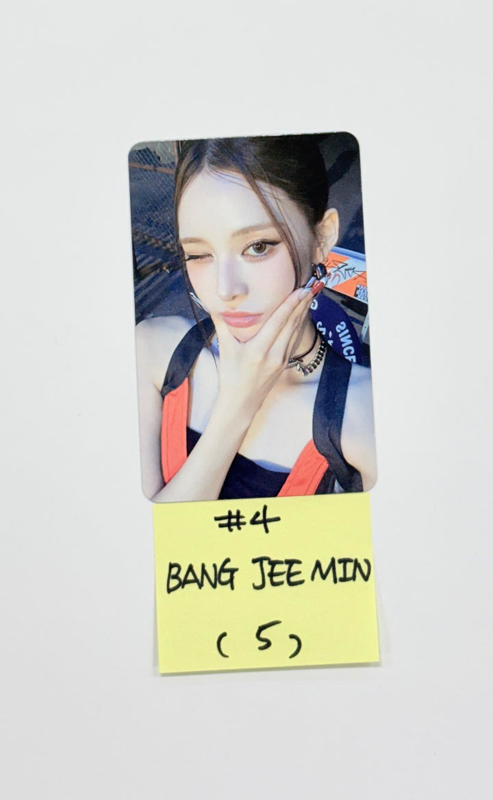 IZNA "Not Just Pretty" - Official Photocard, mood frame set (6ea), ticket set (6ea) (PHOTOBOOK Ver.) [25.10.01]