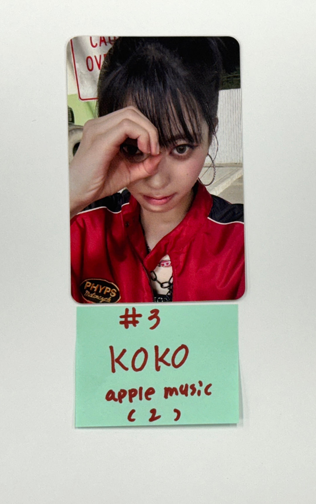 IZNA "Not Just Pretty" - Apple Music Pre-Order Benefit Photocard [25.10.01]
