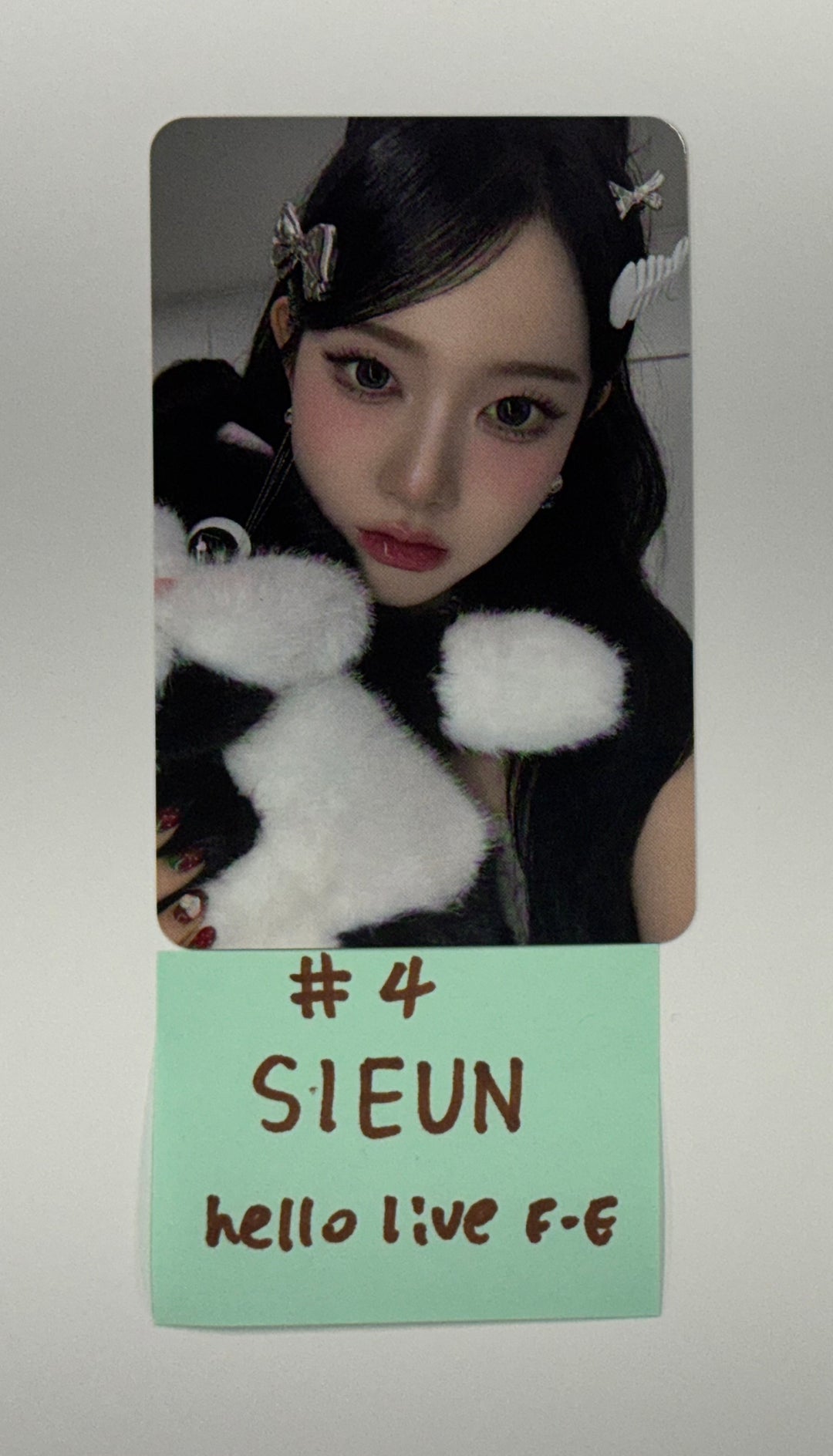 STAYC "I WANT IT" - Hello Live Fansign Event Photocard R2 [25.10.01]