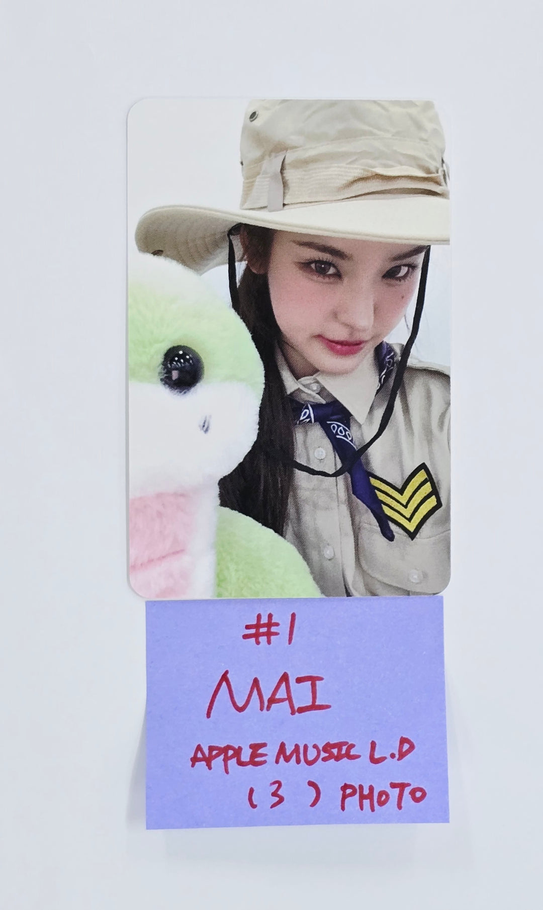 IZNA "Not Just Pretty" - Apple Music Lucky Draw Event Photocard, Polaroid type Photocard [25.10.01]
