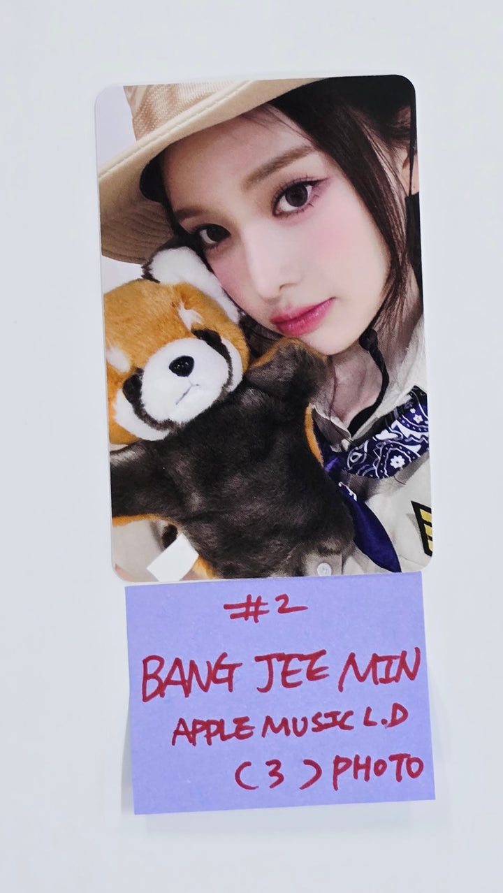 IZNA "Not Just Pretty" - Apple Music Lucky Draw Event Photocard, Polaroid type Photocard [25.10.01]