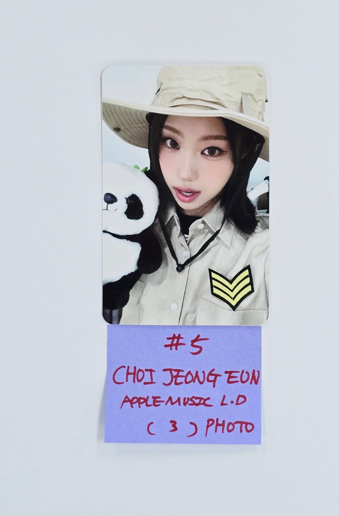 IZNA "Not Just Pretty" - Apple Music Lucky Draw Event Photocard, Polaroid type Photocard [25.10.01]