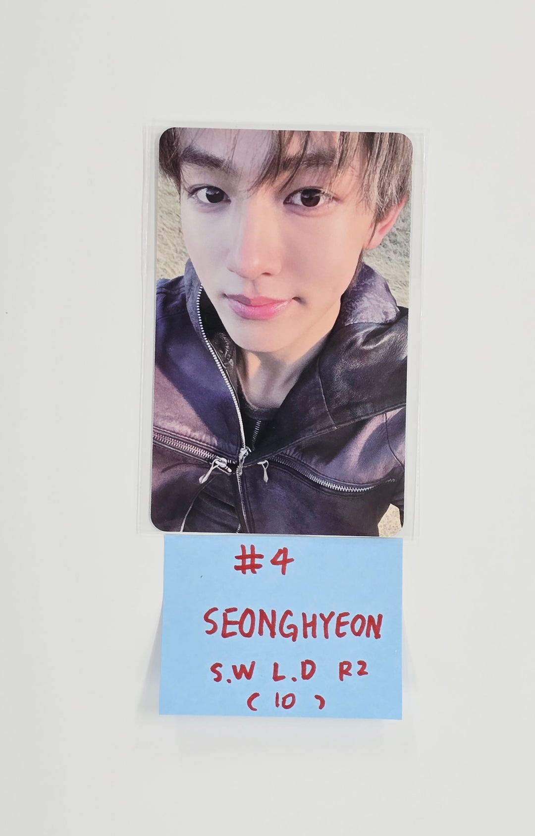 CORTIS 1st EP album "Color Outside The Line" - Soundwave Lucky Draw Event Photocard R2 [25.10.10]